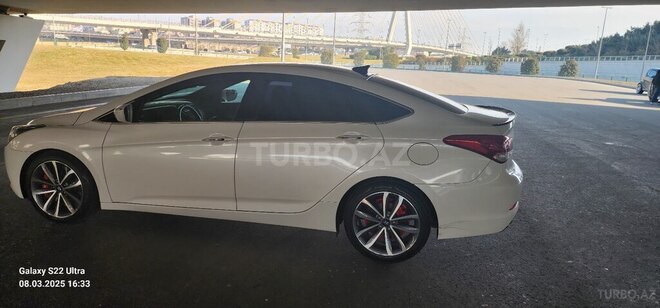 Hyundai i40-12