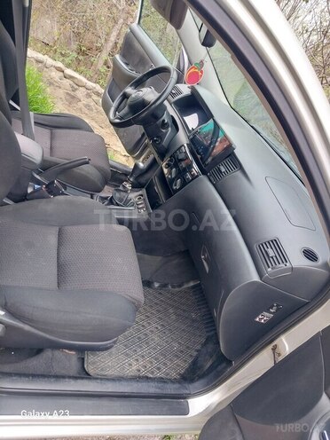 Toyota Corolla 2006, 240,000 km - 1.4 l - Bakı