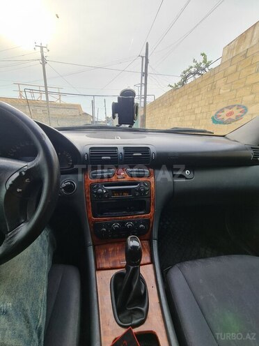 Mercedes C 200 2001, 415,000 km - 2.0 l - Göyçay