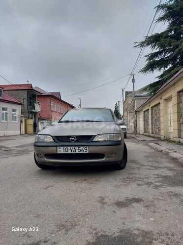 Opel Vectra 1996, 280,000 km - 1.6 l - Quba