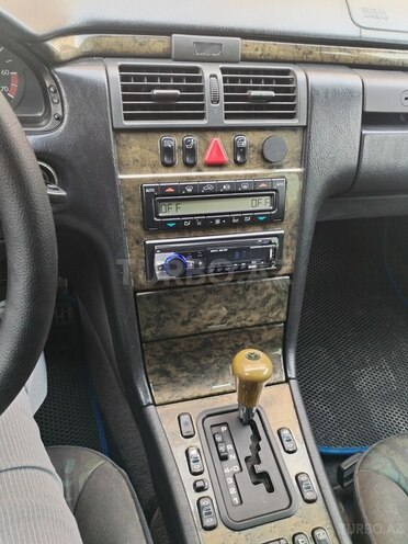 Mercedes E 280 1997, 512,000 km - 2.8 л - Bakı