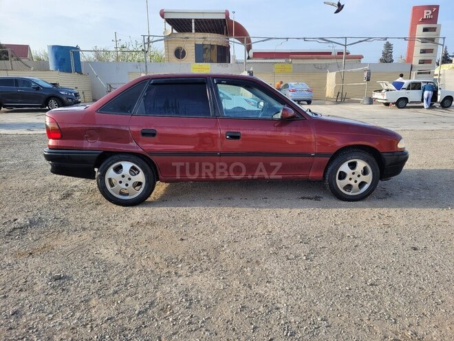Opel Astra 1995, 450,000 km - 1.6 l - Sumqayıt