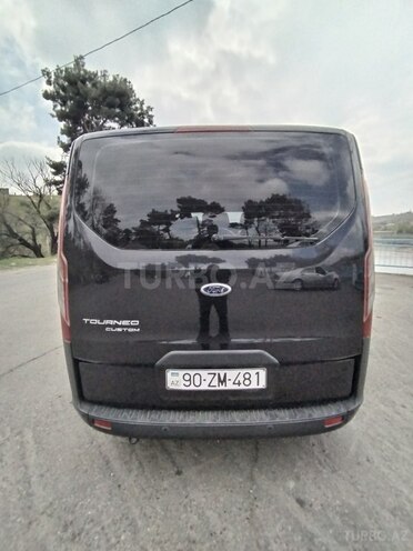 Ford Tourneo Custom 2014, 240,000 km - 2.2 l - Quba