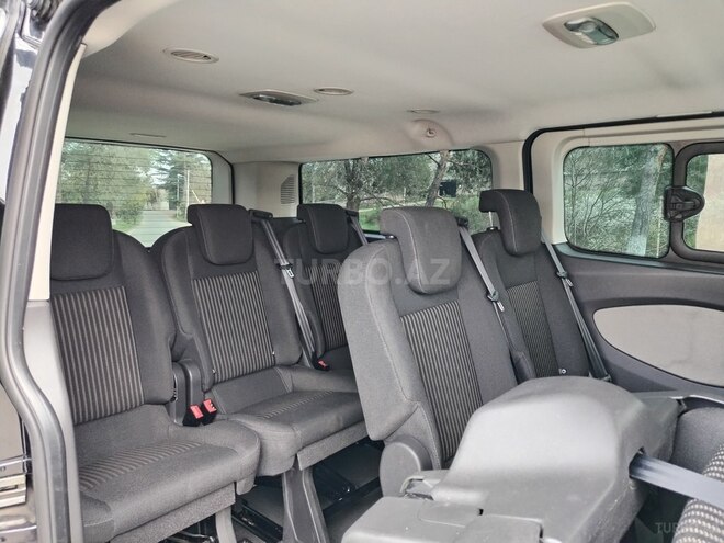Ford Tourneo Custom 2014, 240,000 km - 2.2 l - Quba