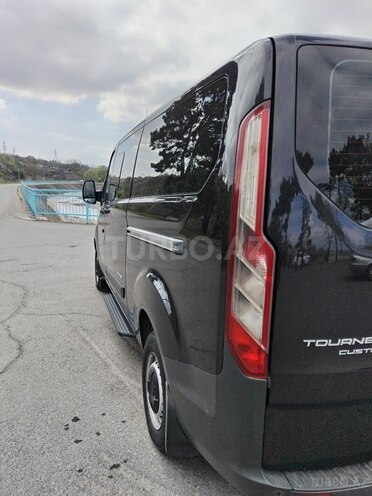 Ford Tourneo Custom 2014, 240,000 km - 2.2 l - Quba