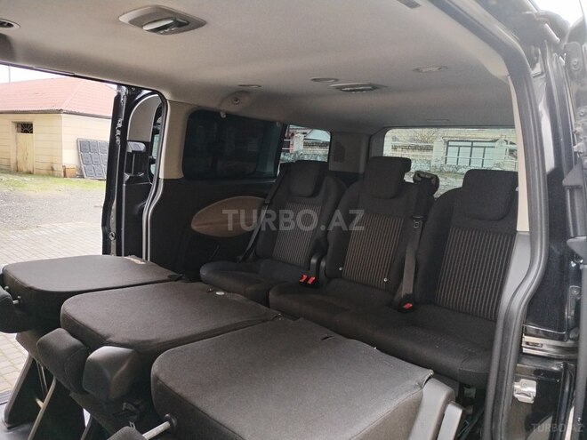 Ford Tourneo Custom 2014, 240,000 km - 2.2 l - Quba