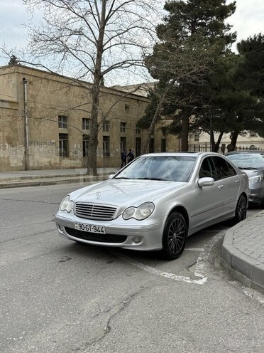 Mercedes C 240 2005, 268,000 km - 2.4 л - Sumqayıt