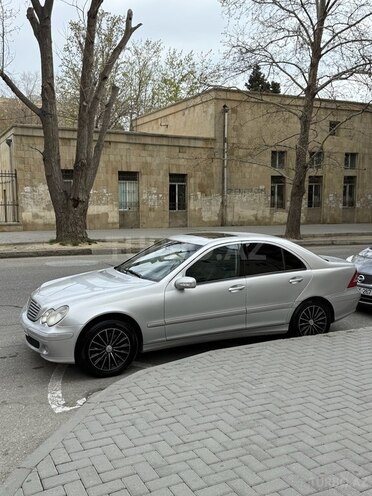 Mercedes C 240 2005, 268,000 km - 2.4 л - Sumqayıt