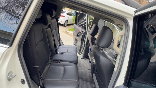 Toyota Land Cruiser Prado 2011, 195,700 km - 2.7 л - Bakı