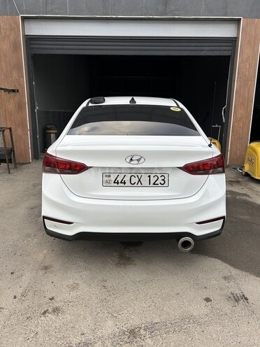 Hyundai Accent 2019, 215,000 km - 1.6 л - Bakı