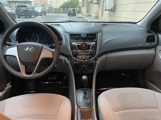 Hyundai Accent 2016, 121,000 km - 1.6 l - Şamaxı