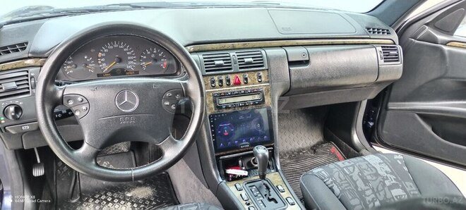 Mercedes E 240 1998, 370,000 km - 2.4 l - Göyçay