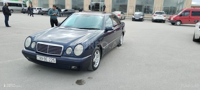 Mercedes E 240 1998, 370,000 km - 2.4 l - Göyçay