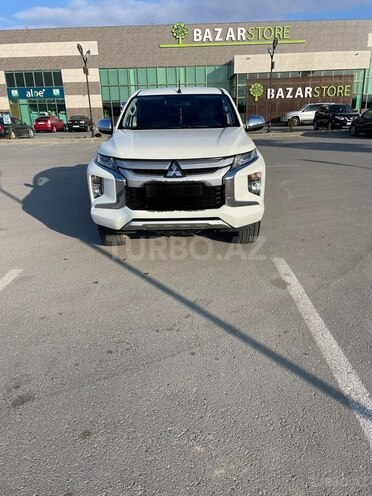 Mitsubishi L200 2023, 31,900 km - 2.4 l - Bakı