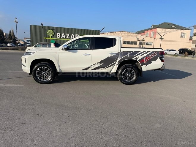Mitsubishi L200 2023, 31,900 km - 2.4 l - Bakı