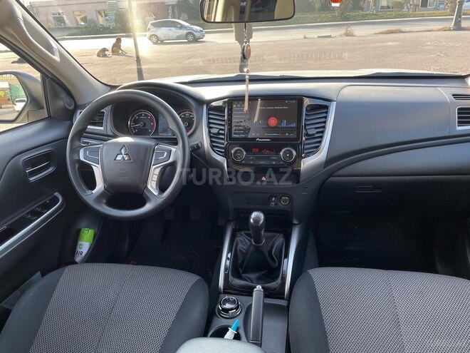 Mitsubishi L200 2023, 31,900 km - 2.4 l - Bakı