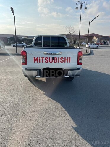 Mitsubishi L200 2023, 31,900 km - 2.4 l - Bakı