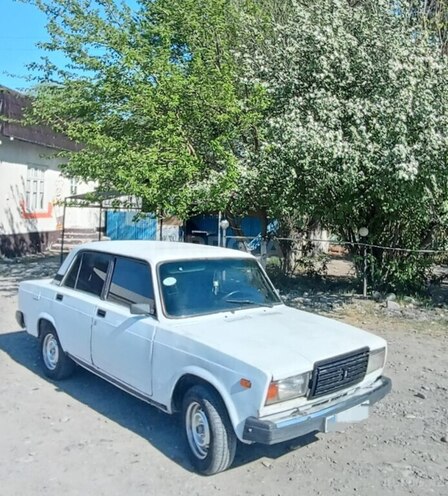 LADA (VAZ) 2105 1980, 95,000 km - 1.5 l - Ucar