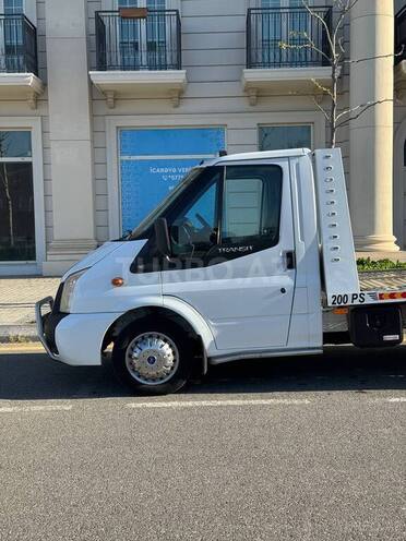 Ford Transit-5