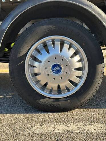 Ford Transit-14