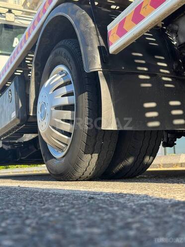Ford Transit-13