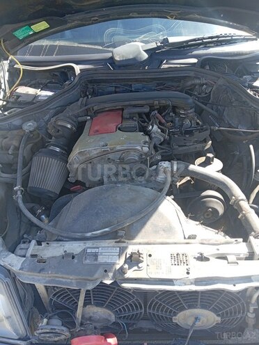 Mercedes E 220 1990, 256,000 km - 2.2 l - Quba