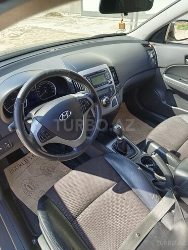 Hyundai i30 2011, 250,000 km - 1.6 л - Bakı