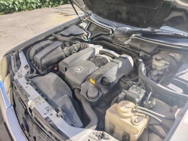 Mercedes E 240 1997, 439,000 km - 2.4 l - Bakı