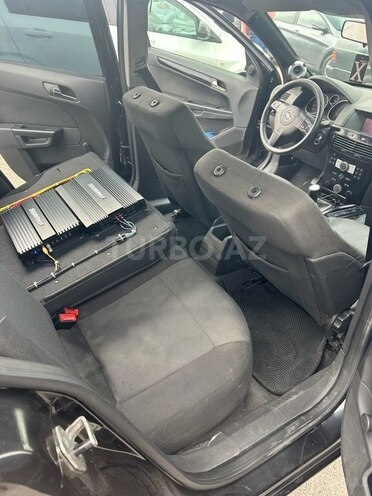 Opel Astra 2006, 130,000 km - 1.6 l - Bakı