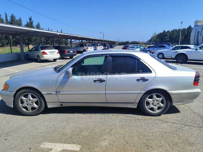 Mercedes C 240 2000, 220,000 km - 2.4 л - Bakı