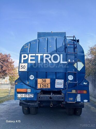 KamAz 53212 1991, 300,000 km - 11.0 l - Balakən