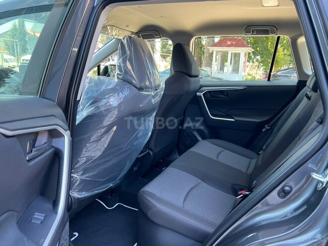 Toyota RAV4-15