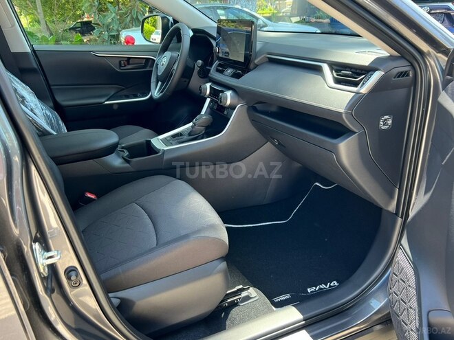 Toyota RAV4-20
