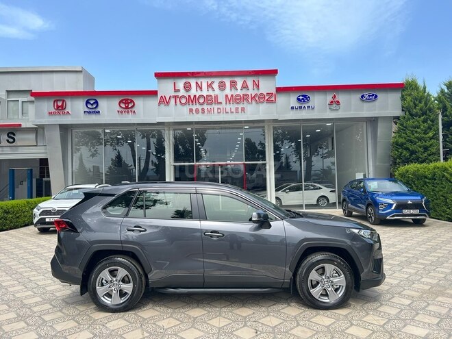 Toyota RAV4-7