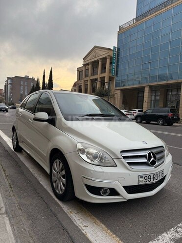 Mercedes B 180 2010, 105,000 km - 1.7 l - Bakı