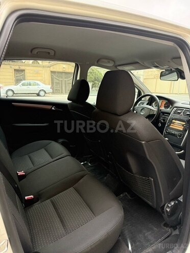 Mercedes B 180 2010, 105,000 km - 1.7 l - Bakı