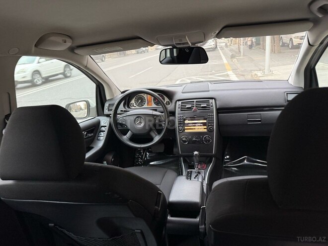 Mercedes B 180 2010, 105,000 km - 1.7 l - Bakı