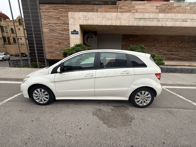 Mercedes B 180 2010, 105,000 km - 1.7 l - Bakı