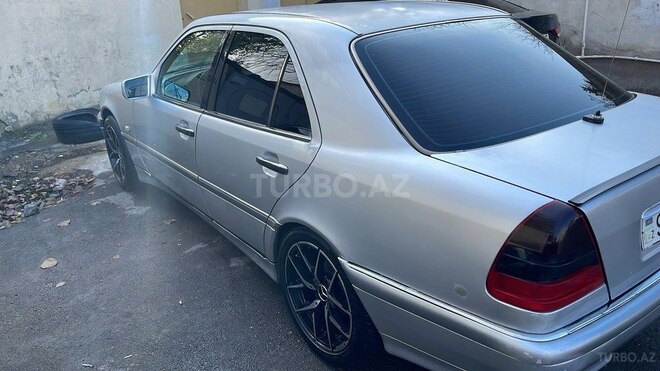Mercedes C 220 1995, 560,000 km - 2.2 l - Bakı
