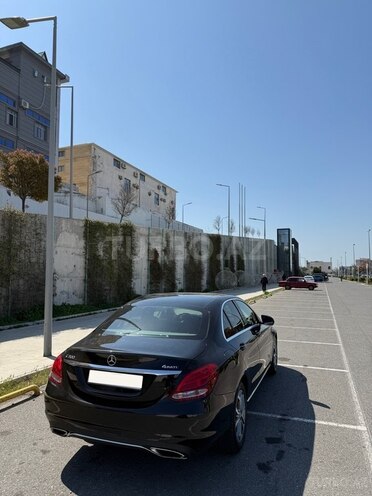Mercedes C 300 4MATIC 2015, 182,958 km - 2.0 л - Bakı