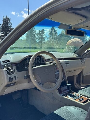 Mercedes E 280 1998, 288,000 km - 2.8 l - Gəncə
