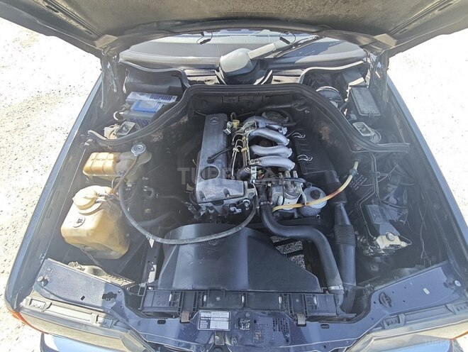 Mercedes E 200 d 1989, 370,000 km - 2.0 l - Bakı