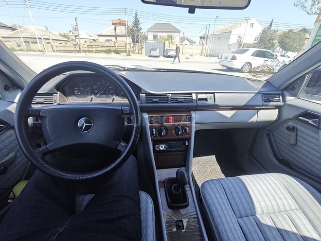 Mercedes E 200 d 1989, 370,000 km - 2.0 l - Bakı
