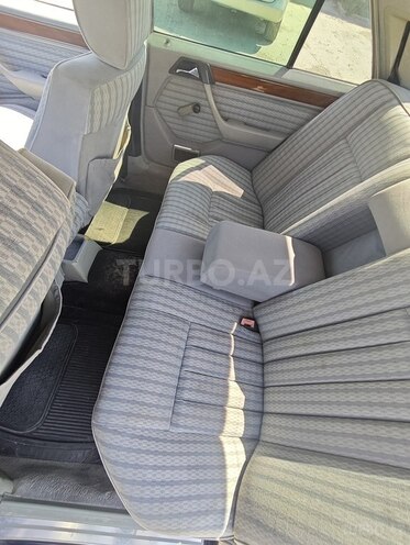 Mercedes E 200 d 1989, 370,000 km - 2.0 l - Bakı