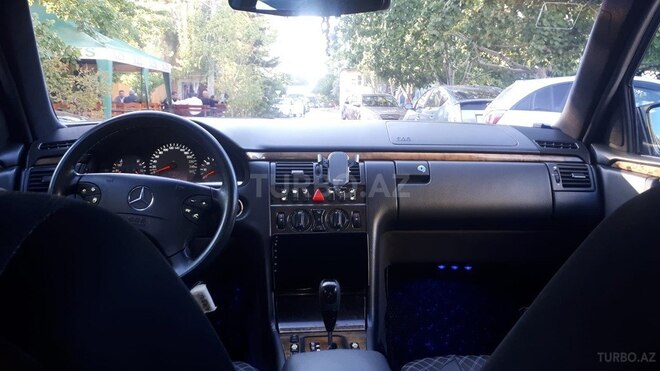 Mercedes E 240 2000, 421,000 km - 2.4 l - Bakı