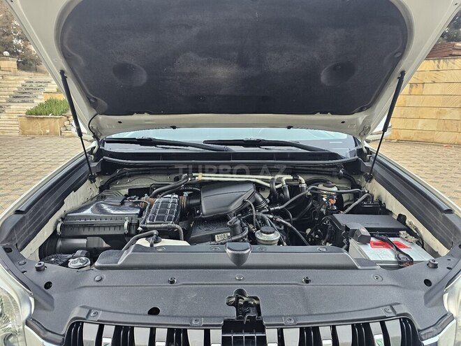 Toyota Land Cruiser Prado 2009, 275,000 km - 2.7 l - Gəncə