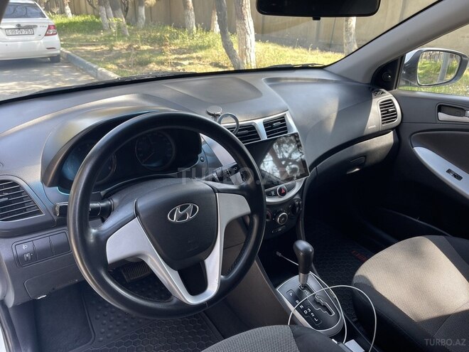 Hyundai Accent 2013, 210,000 km - 1.4 l - Bakı