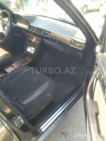 Mercedes E 200 1990, 300,000 km - 2.0 l - Bakı