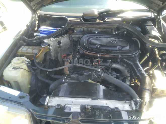 Mercedes E 200 1990, 300,000 km - 2.0 l - Bakı