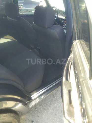 Mercedes E 200 1990, 300,000 km - 2.0 l - Bakı
